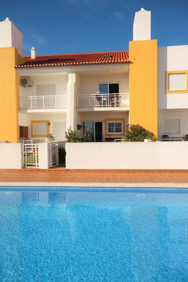 Surf House Baleal Bed & Breakfast Exterior photo